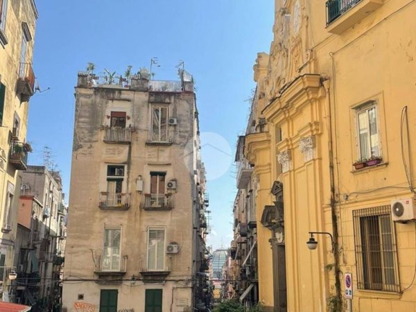 appartamento in vendita a Napoli in zona San Ferdinando