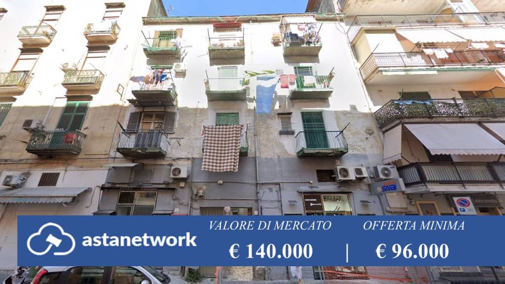 appartamento in vendita a Napoli in zona San Carlo all'Arena