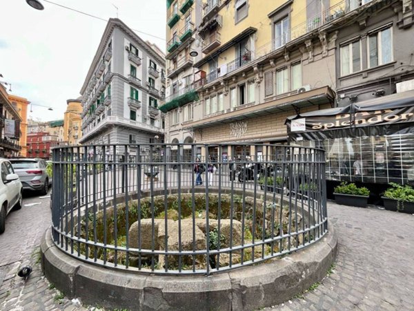 appartamento in vendita a Napoli in zona Pendino / San Giuseppe