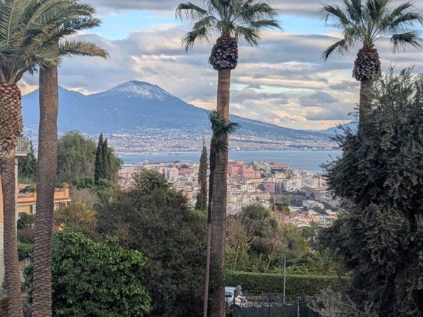 appartamento in vendita a Napoli in zona Arenella