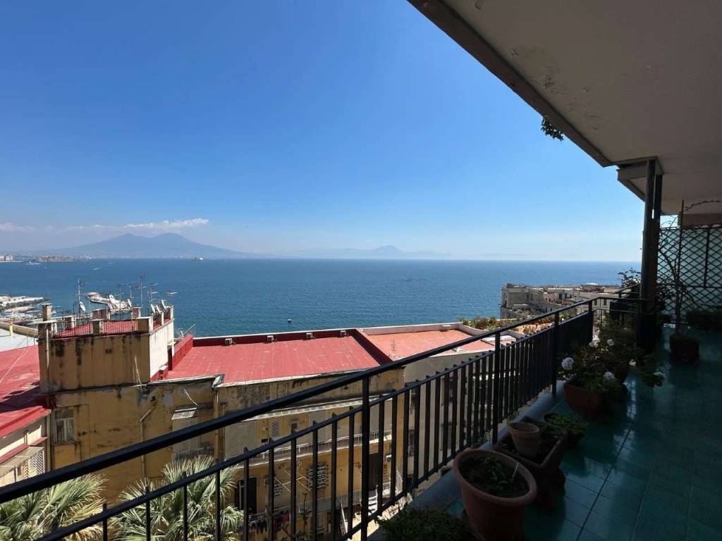 appartamento in vendita a Napoli in zona Posillipo