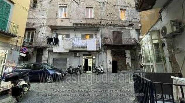 negozio in vendita a Napoli in zona Stella