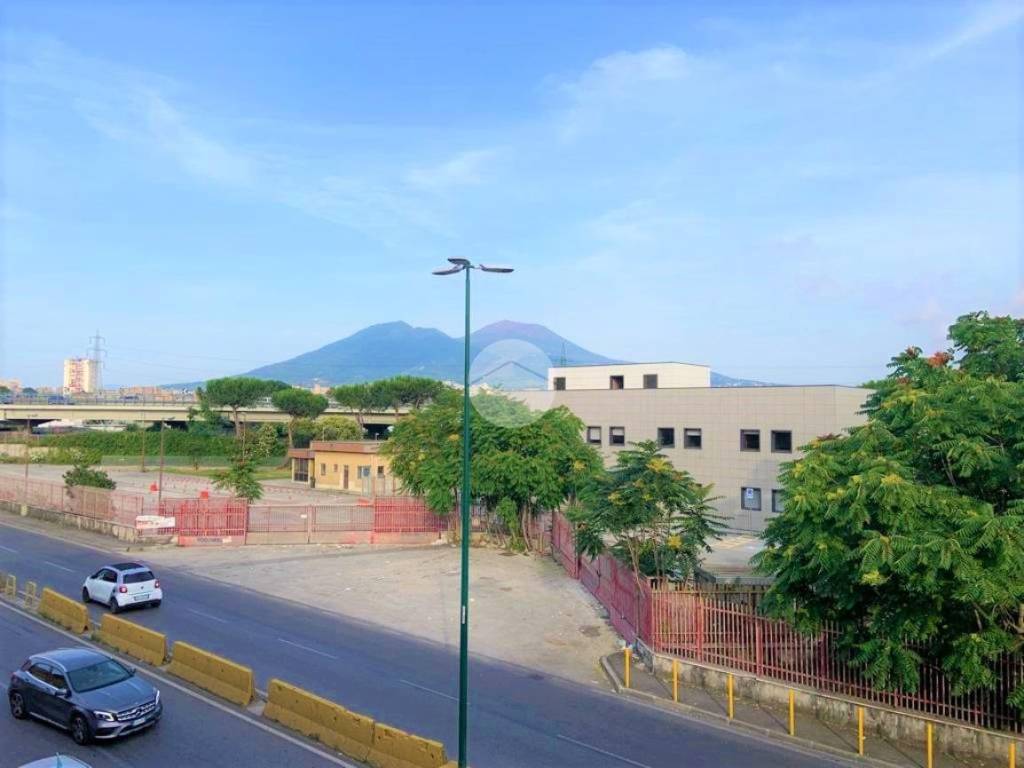 appartamento in vendita a Napoli in zona Barra