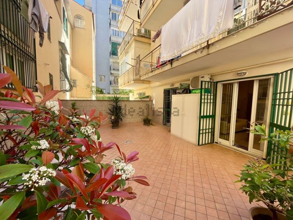 appartamento in vendita a Napoli in zona Stella