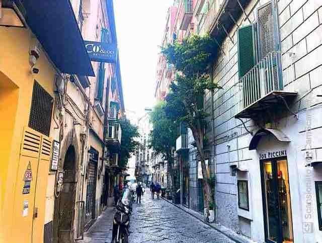 appartamento in vendita a Napoli in zona Chiaia