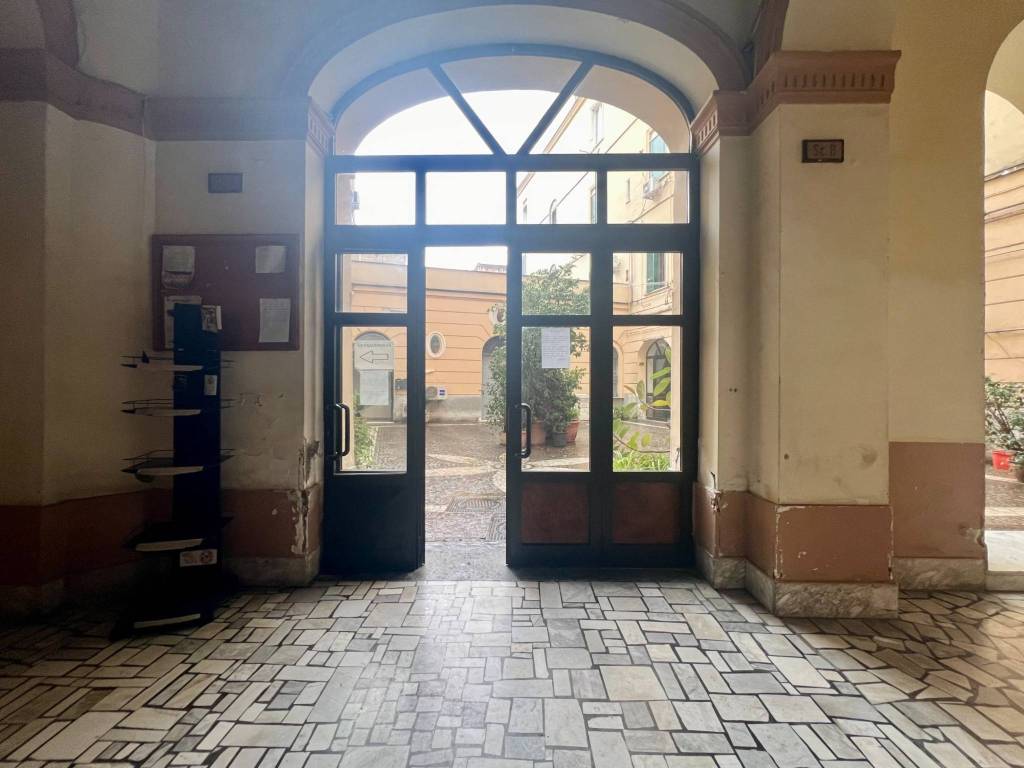 appartamento in vendita a Napoli in zona Pendino / San Giuseppe