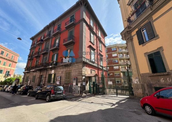 appartamento in vendita a Napoli in zona Stella