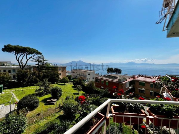 appartamento in vendita a Napoli in zona Posillipo