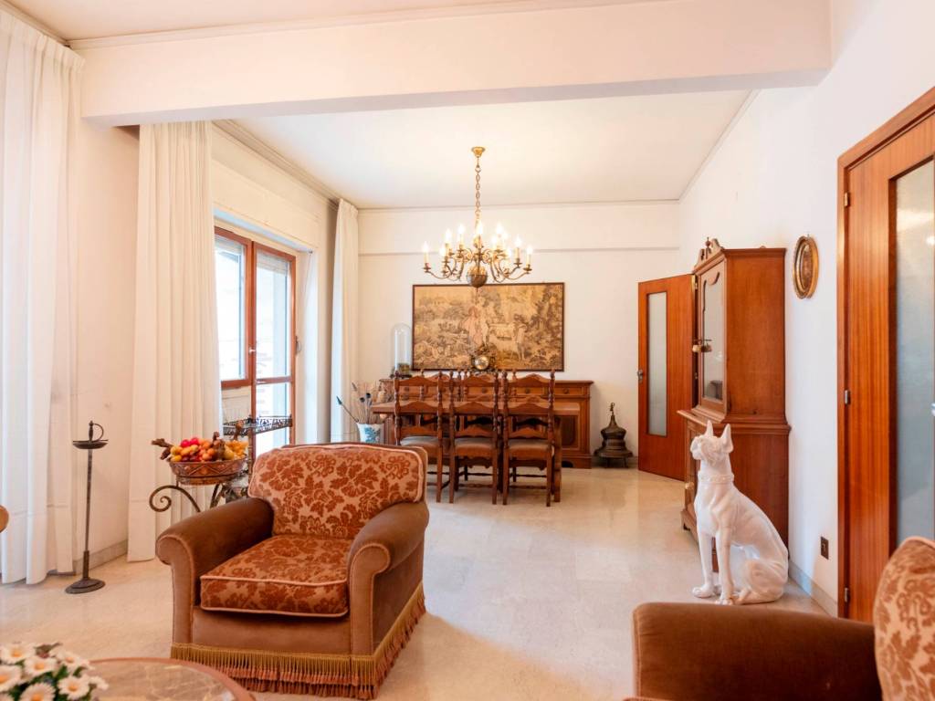 appartamento in vendita a Napoli in zona Arenella