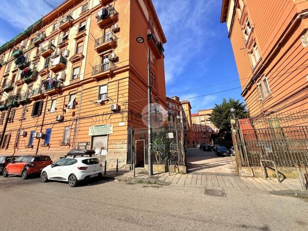 appartamento in vendita a Napoli in zona Poggioreale
