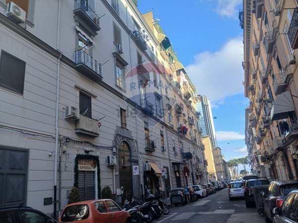 appartamento in vendita a Napoli in zona Vicaria