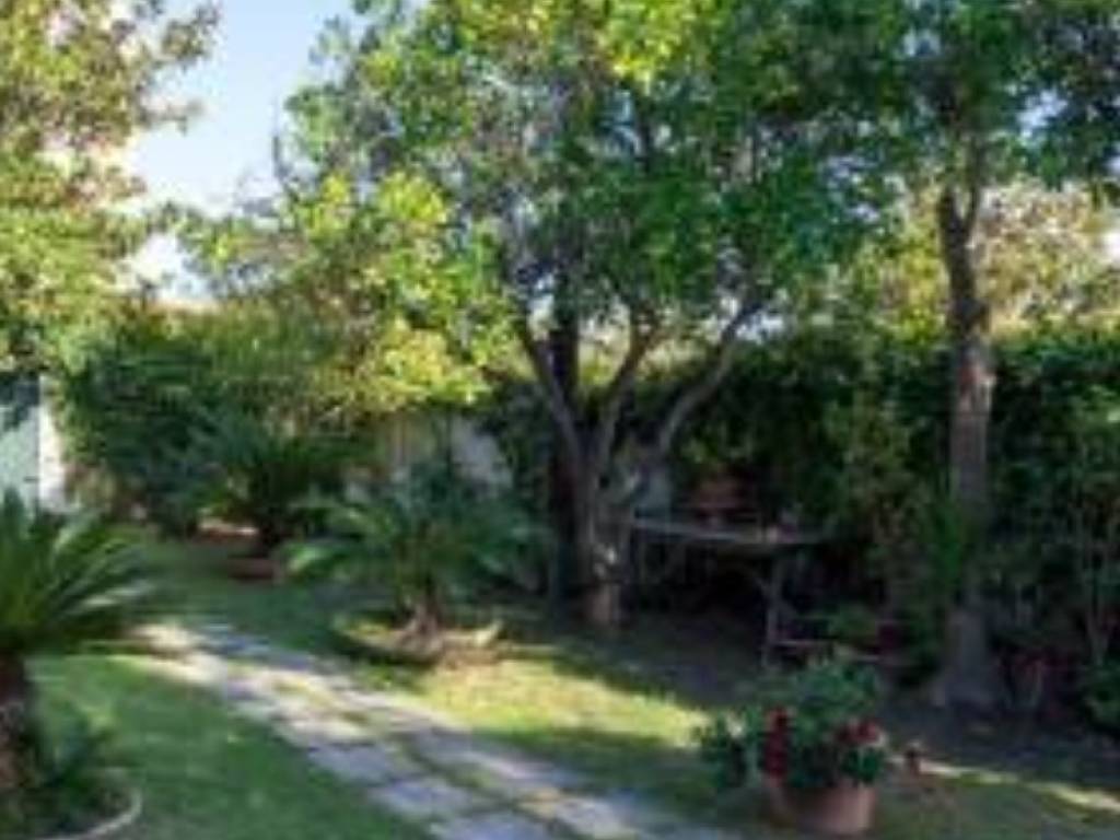 casa indipendente in vendita a Napoli in zona Posillipo