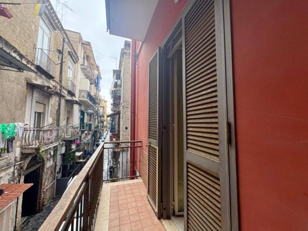 appartamento in vendita a Napoli in zona Pendino / San Giuseppe