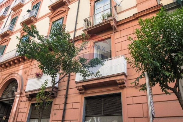 negozio in vendita a Napoli in zona Pendino / San Giuseppe
