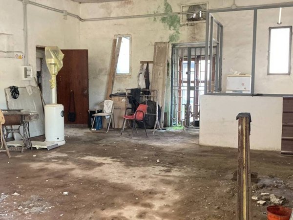 negozio in vendita a Napoli in zona Piscinola