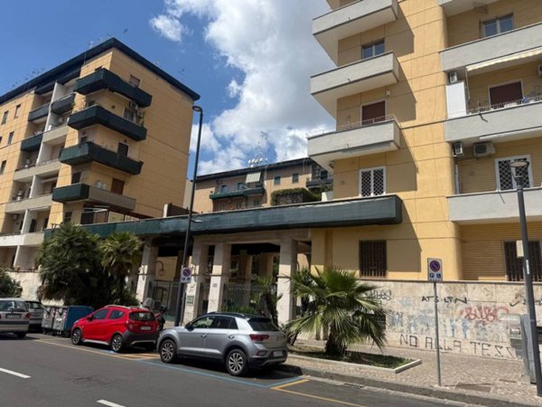appartamento in vendita a Napoli in zona Fuorigrotta