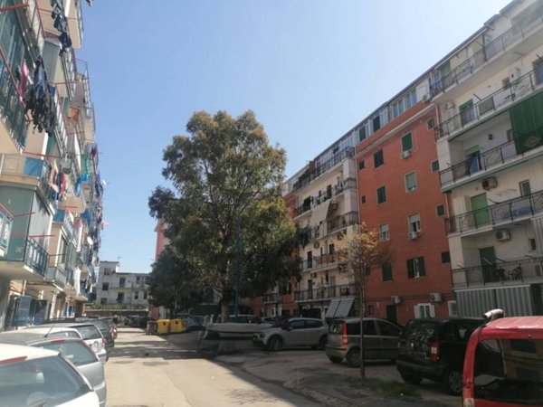 appartamento in vendita a Napoli in zona Barra
