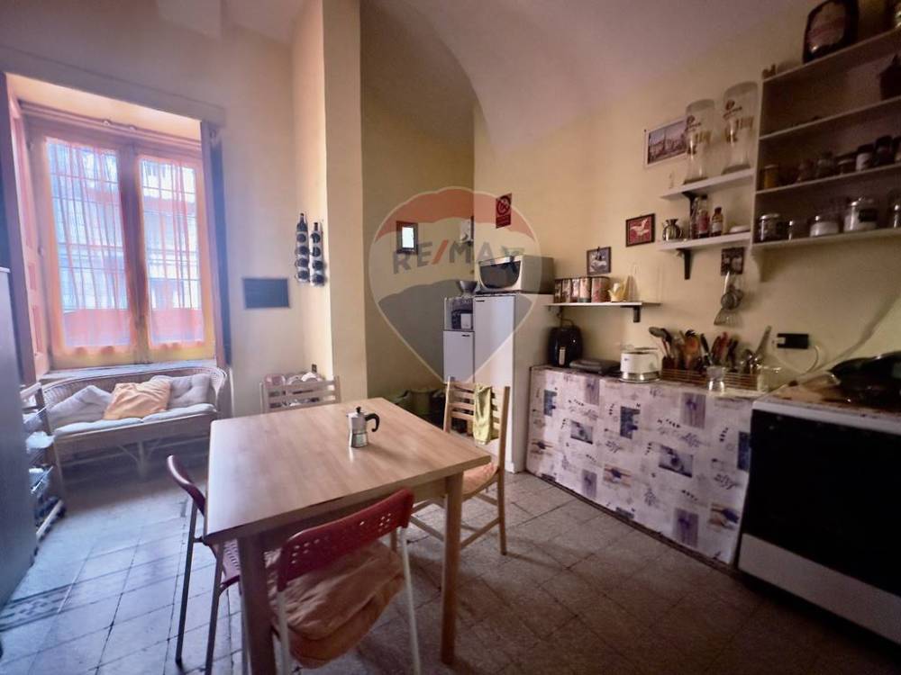 appartamento in vendita a Napoli in zona San Lorenzo