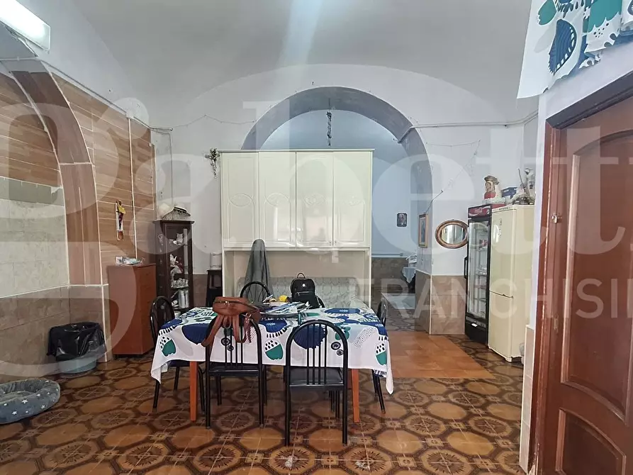 locale di sgombero in vendita a Napoli