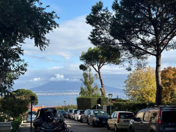 appartamento in vendita a Napoli in zona Posillipo