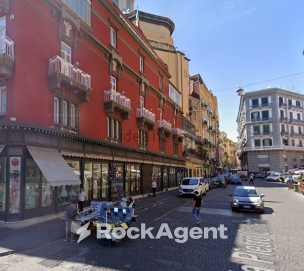 appartamento in vendita a Napoli in zona Stella