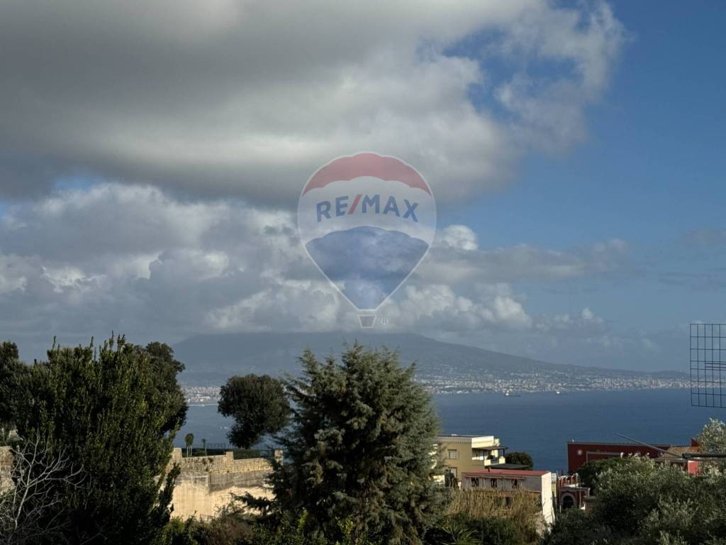 appartamento in vendita a Napoli in zona Posillipo