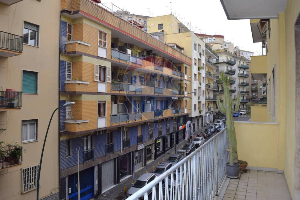 appartamento in vendita a Napoli in zona Arenella