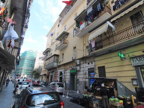 appartamento in vendita a Napoli in zona Pendino / San Giuseppe