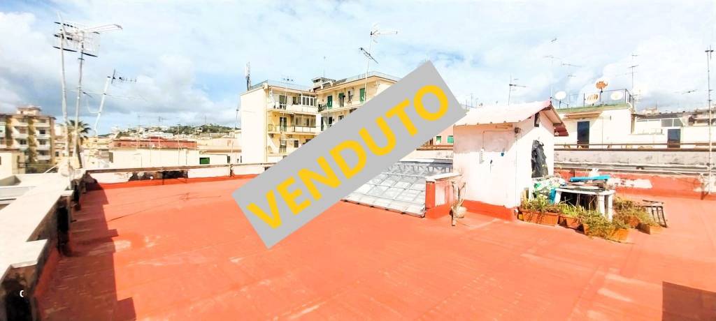 appartamento in vendita a Napoli in zona Bagnoli