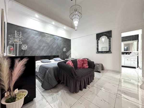 appartamento in vendita a Napoli in zona Pendino / San Giuseppe