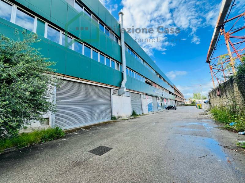 casa indipendente in vendita a Napoli in zona Barra