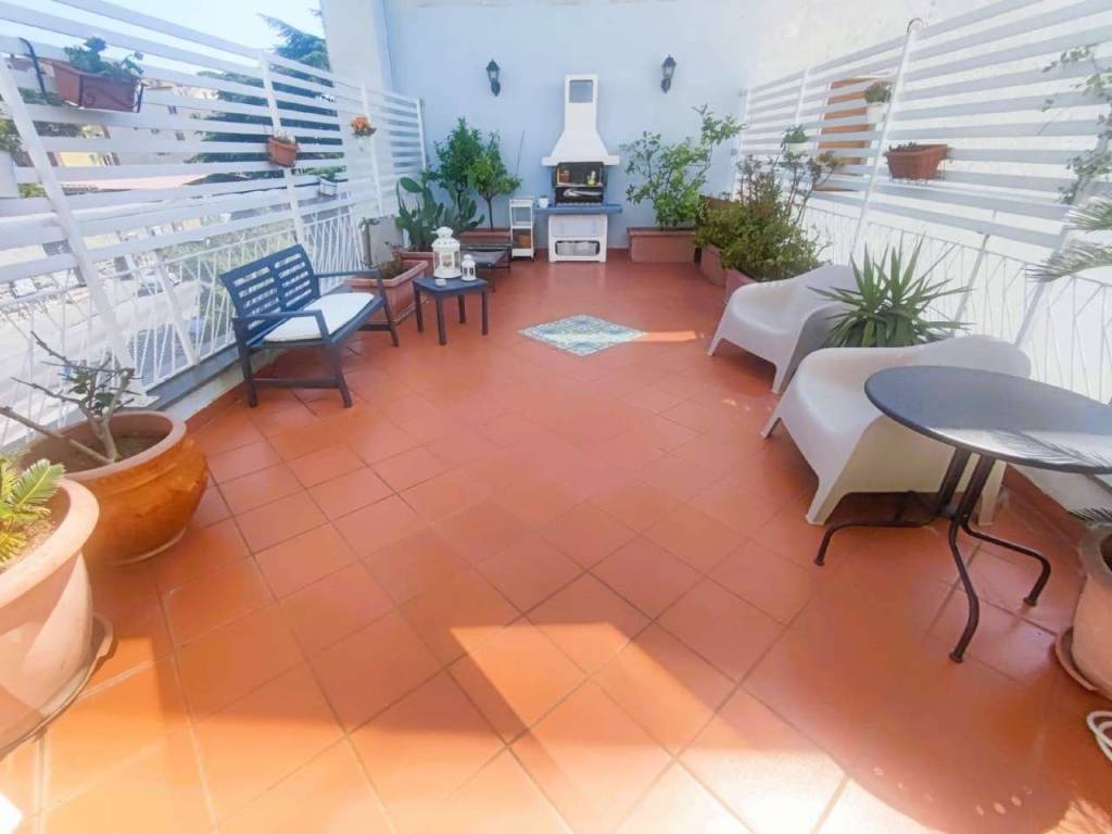 appartamento in vendita a Napoli in zona Posillipo