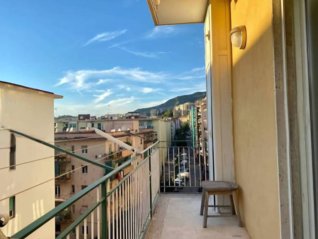 appartamento in vendita a Napoli in zona Bagnoli