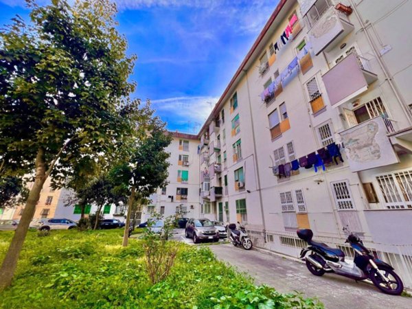 appartamento in vendita a Napoli in zona Bagnoli