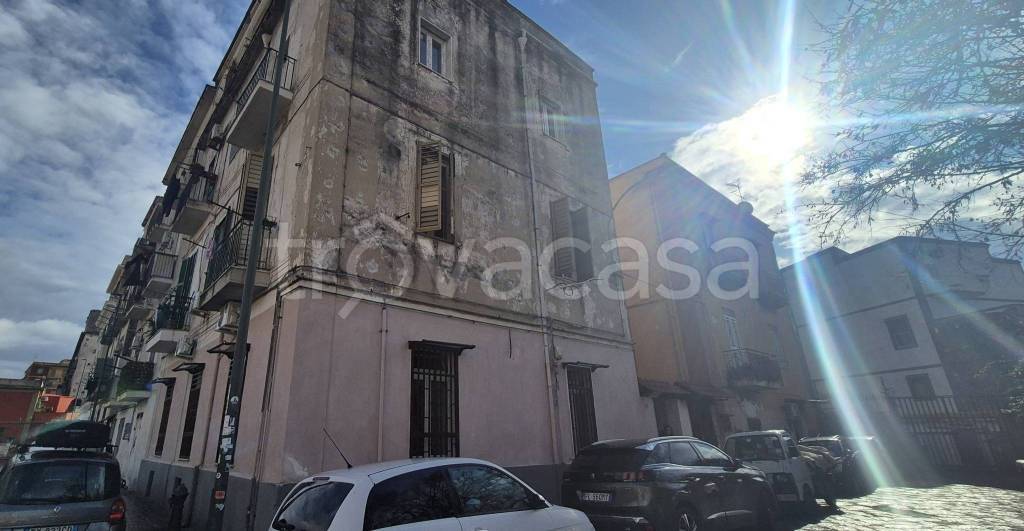 appartamento in vendita a Napoli in zona Bagnoli