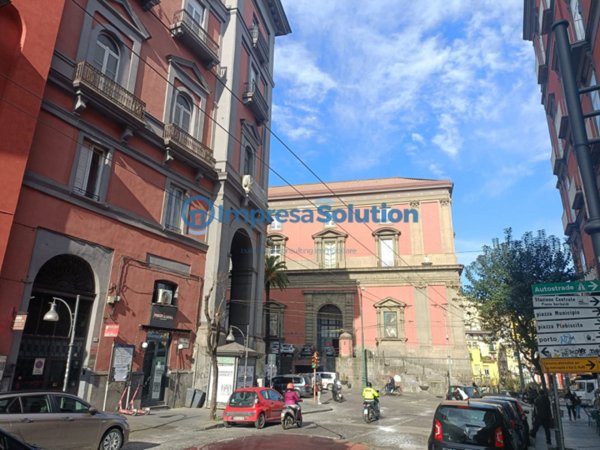 negozio in vendita a Napoli in zona San Lorenzo
