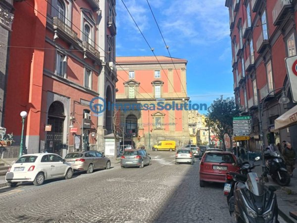 negozio in vendita a Napoli in zona San Lorenzo