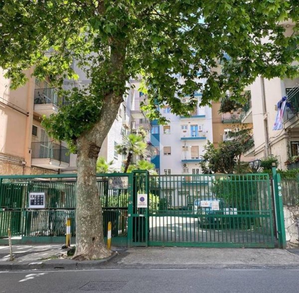 appartamento in vendita a Napoli in zona Arenella