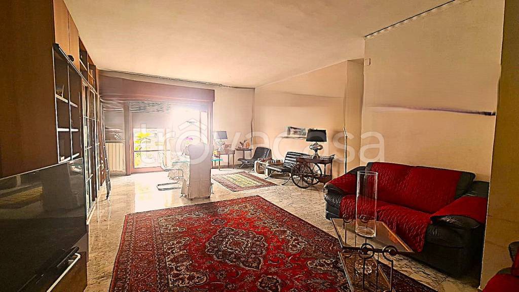 appartamento in vendita a Napoli in zona Chiaia