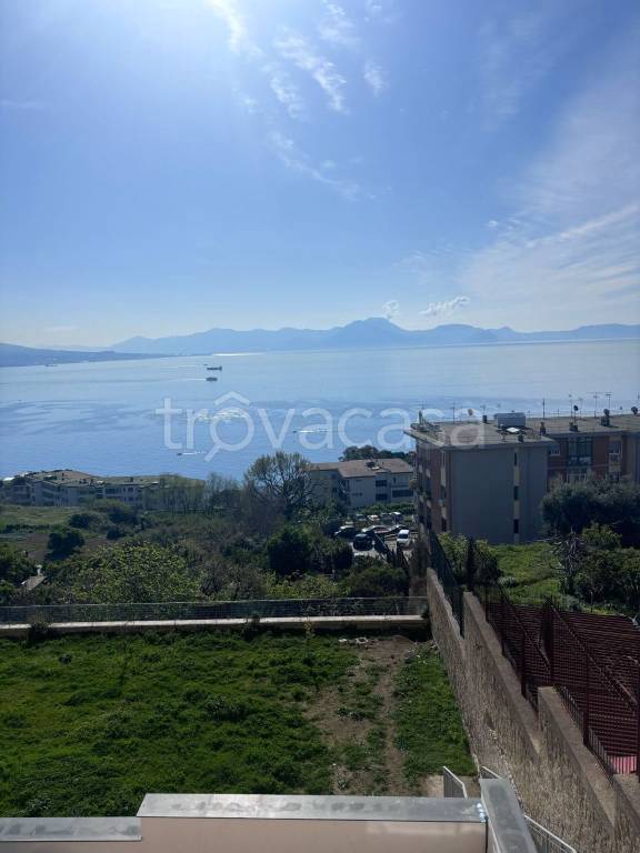 appartamento in vendita a Napoli in zona Posillipo