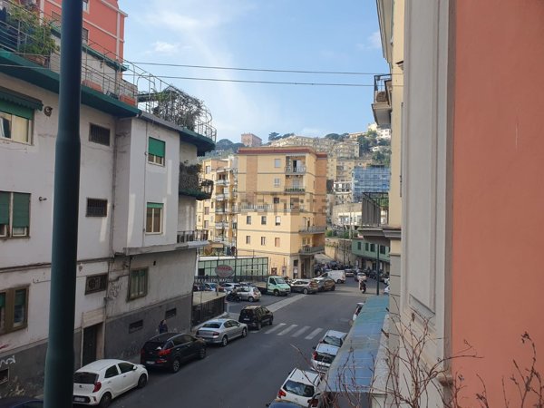 appartamento in vendita a Napoli in zona Chiaia