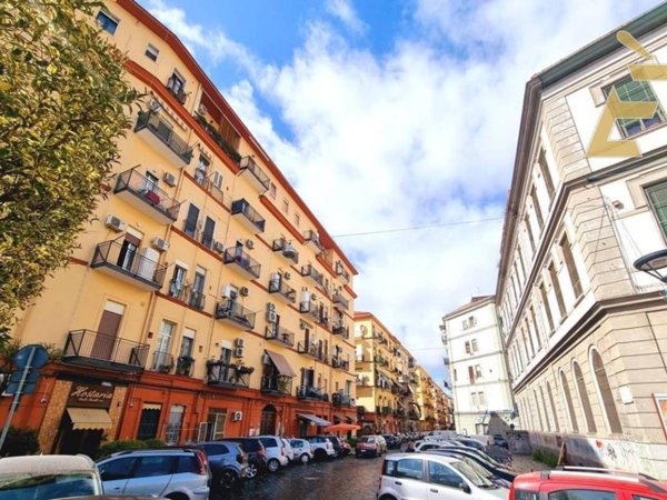 appartamento in vendita a Napoli in zona Poggioreale