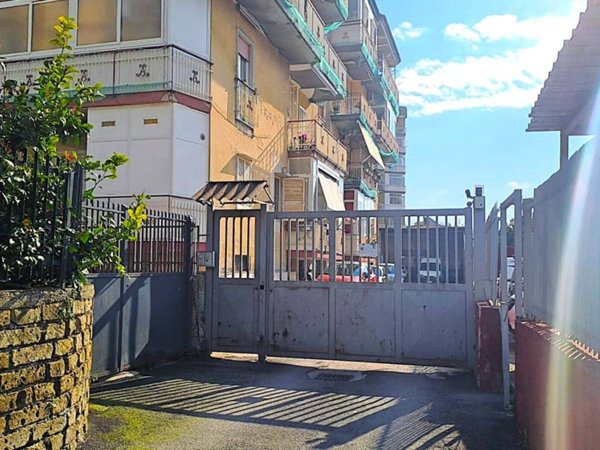 appartamento in vendita a Napoli in zona Pianura