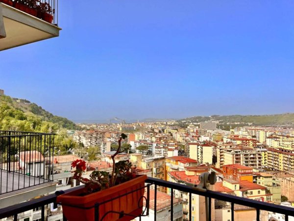 appartamento in vendita a Napoli in zona Fuorigrotta