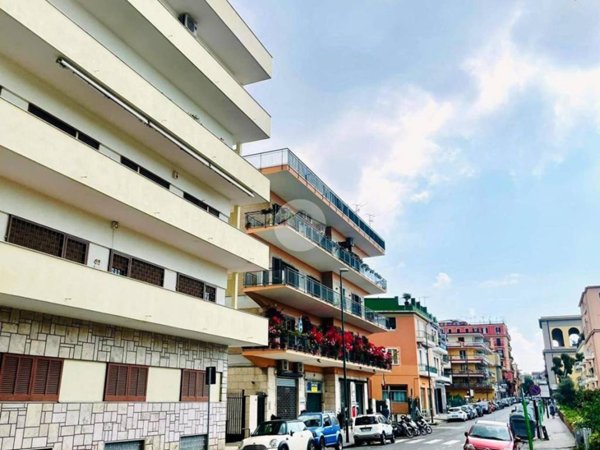appartamento in vendita a Napoli in zona Chiaia