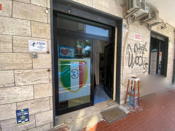 locale commerciale in vendita a Napoli in zona Vomero