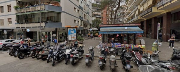 locale commerciale in vendita a Napoli