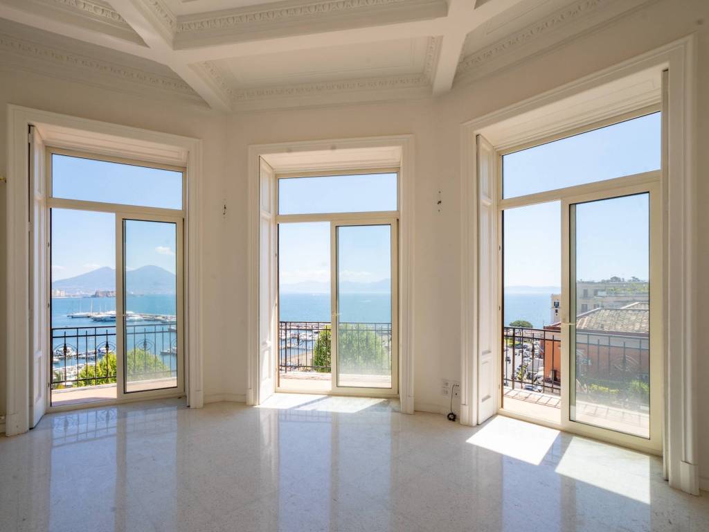 appartamento in vendita a Napoli in zona Posillipo