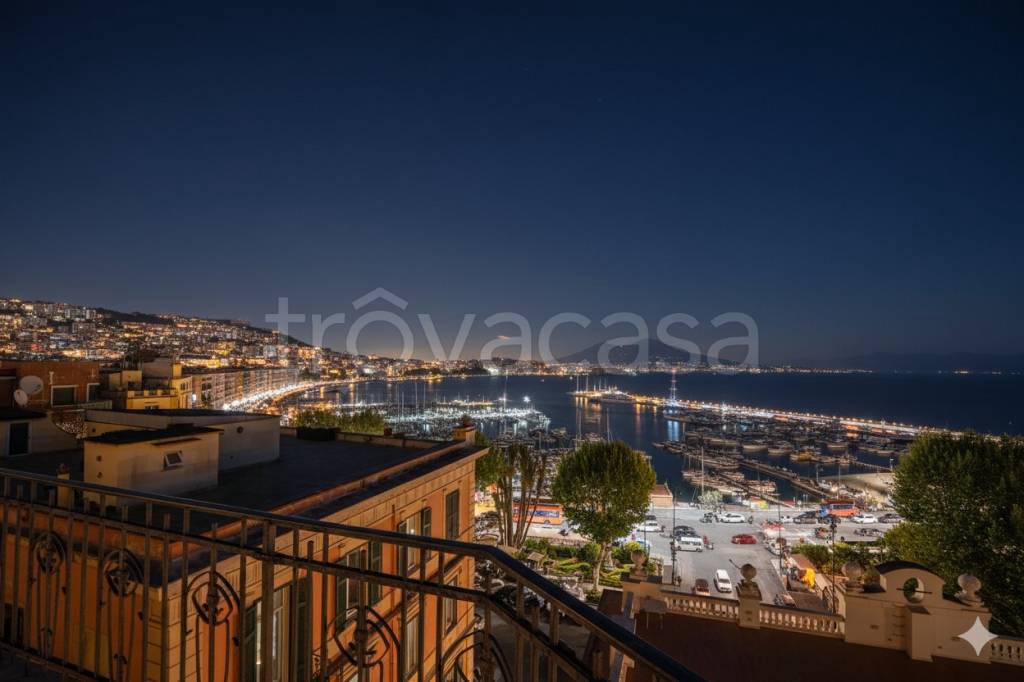 appartamento in vendita a Napoli in zona Posillipo