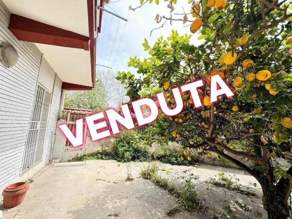 appartamento in vendita a Napoli in zona Pianura